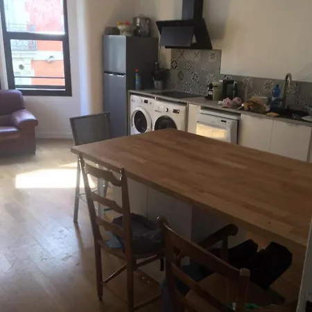 67 M2 Comedie Centre Apartment